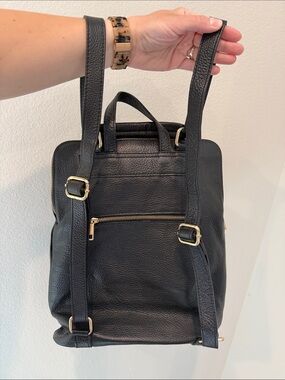 Unica Firenze Genuine‎ Italian Black Pebbled Leather Convertible Backpack